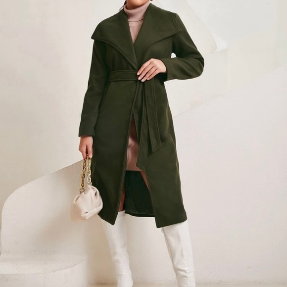 Wool jacket. It was too long for me and for reference I am 5ft. - Picture 1 of 5